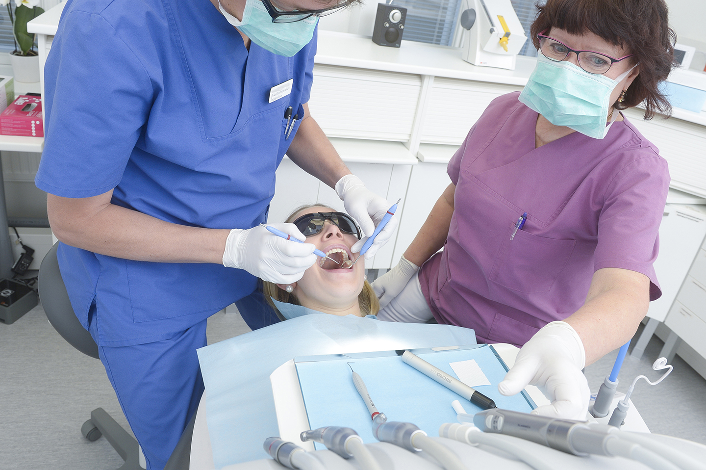 Potilasta hoidetaan hammaslääkärin vastaanotolla