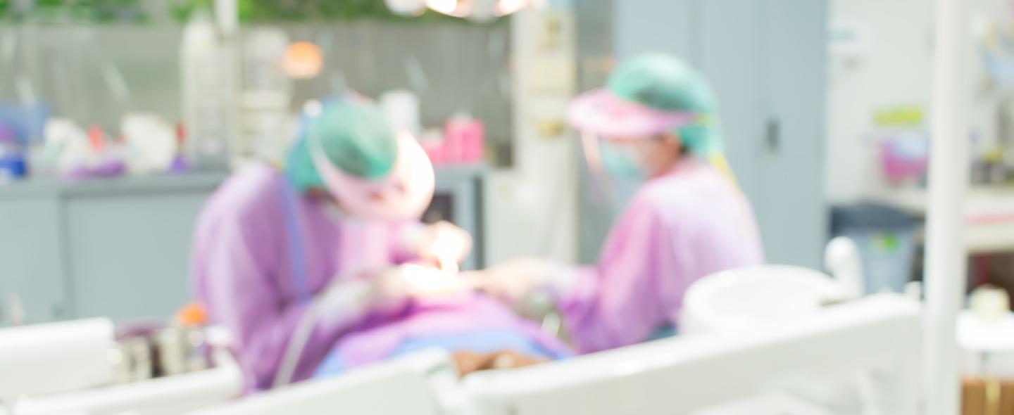 Potilasta hoidetaan hammaslääkärin vastaanotolla