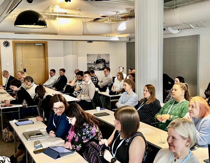 Valtuutettuja Hammaslääkäriliiton kevätvaltuuston kokouksessa