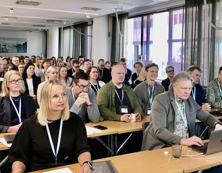 Hammaslääkäriliiton valtuutetut koolla kevätvaltuuston kokouksessa 8.5.2026